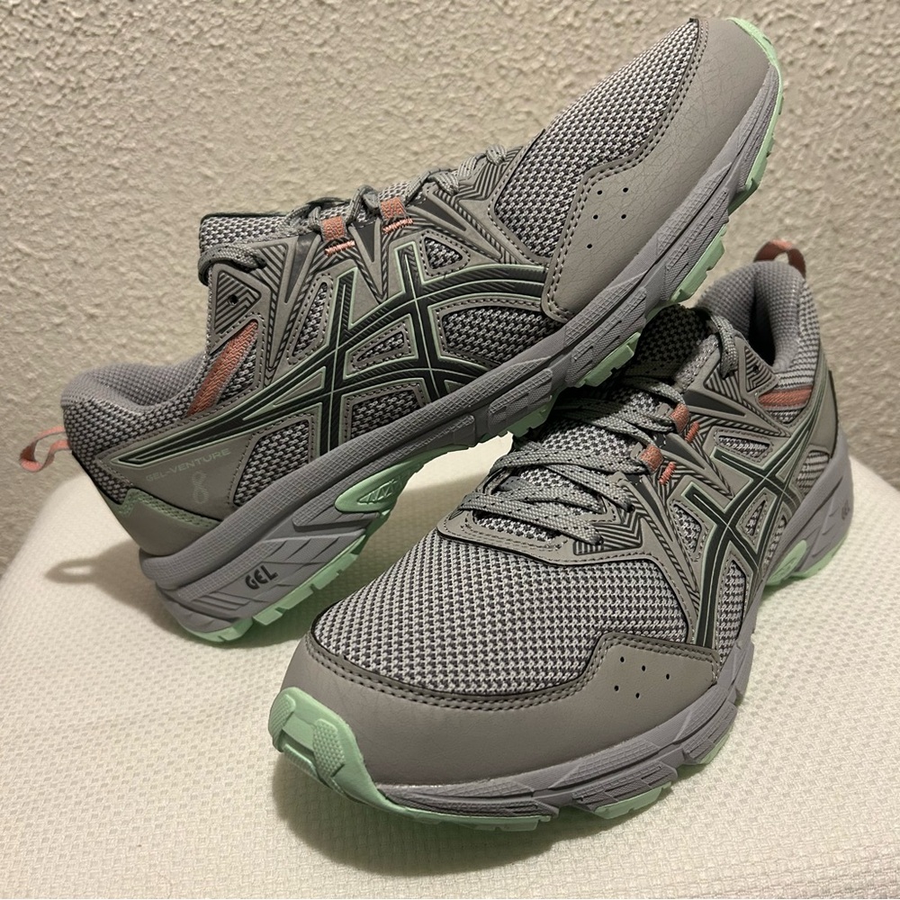 ASICS Gel Venture 8 Athletic Trail Running Sneaker size 10 Womens Grey